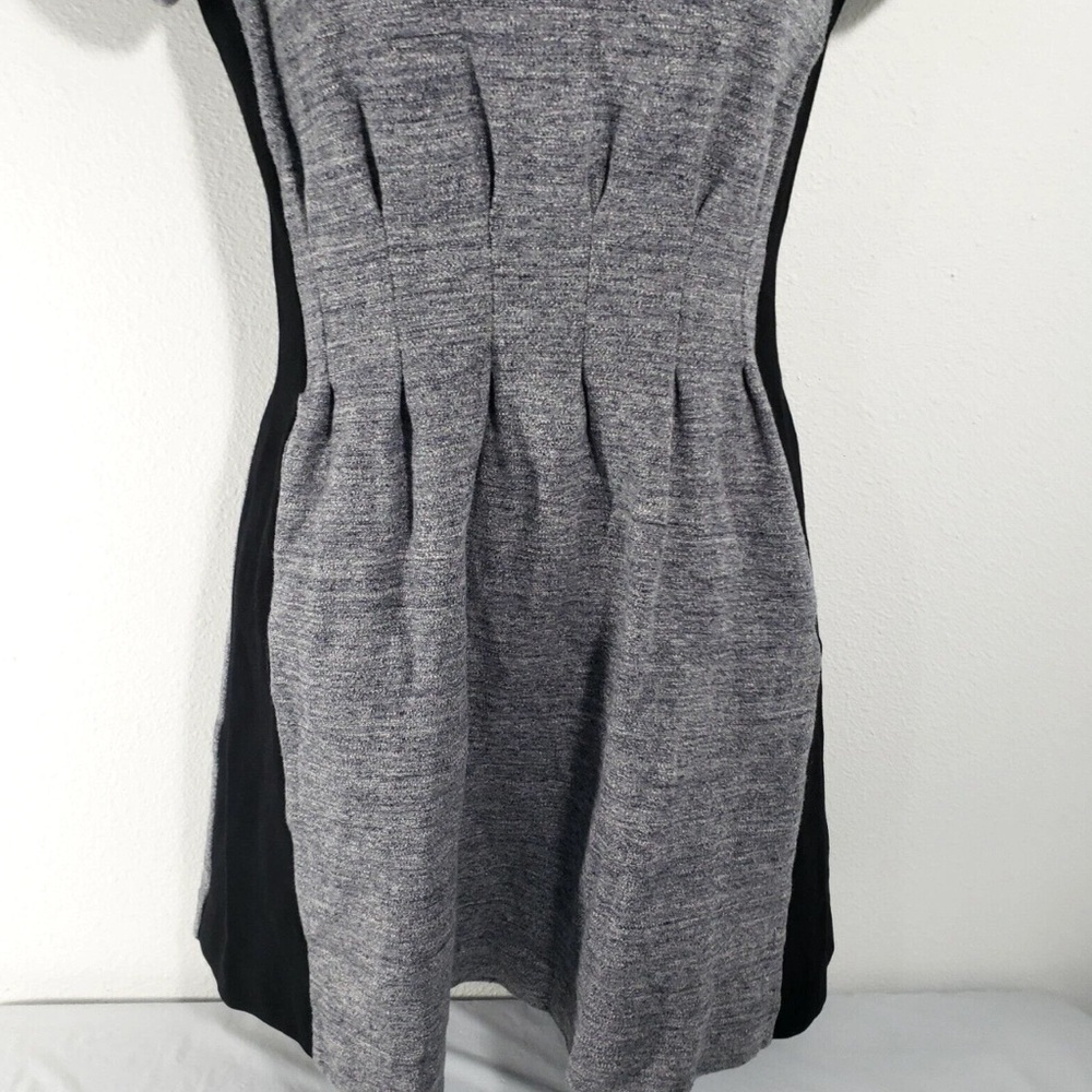 Madewell Grey Knit Pleated Fit & Flare Dress Black Trim Size 4 Short Sleeve - Picture 6 of 11